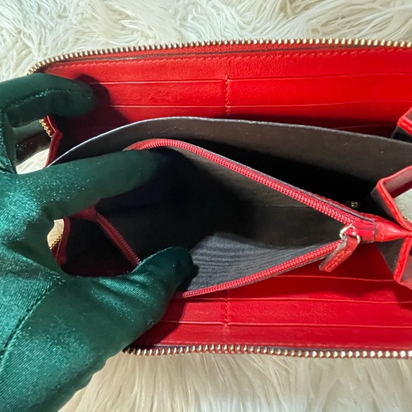 Microguccissima Heart Zip Around Wallet Red - Picture 4 of 13